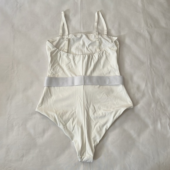 SKIMS SHAPING SWIM STRAPLESS ONE PIECE - Picture 3 of 3